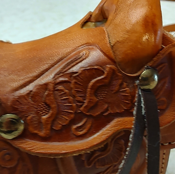 Handtooled leather and sheepskin Western mini bag - Picture 10 of 16
